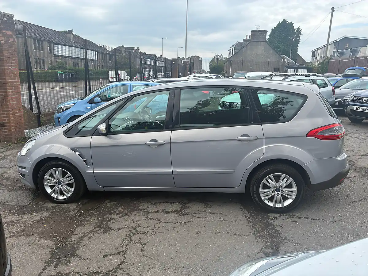 Used 2014 Ford S-Max Zetec Silver - Interior and Exterior details 6