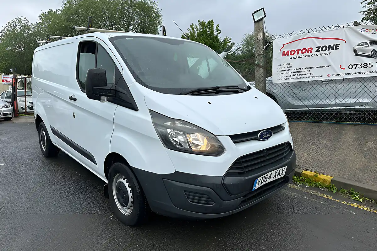 Used 2014 Ford Tourneo Custom 270 L1 H1 White - Front View
