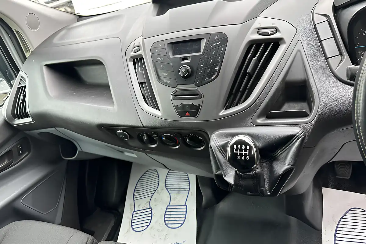 Used 2014 Ford Tourneo Custom 270 L1 H1 White - Interior and Exterior details 15