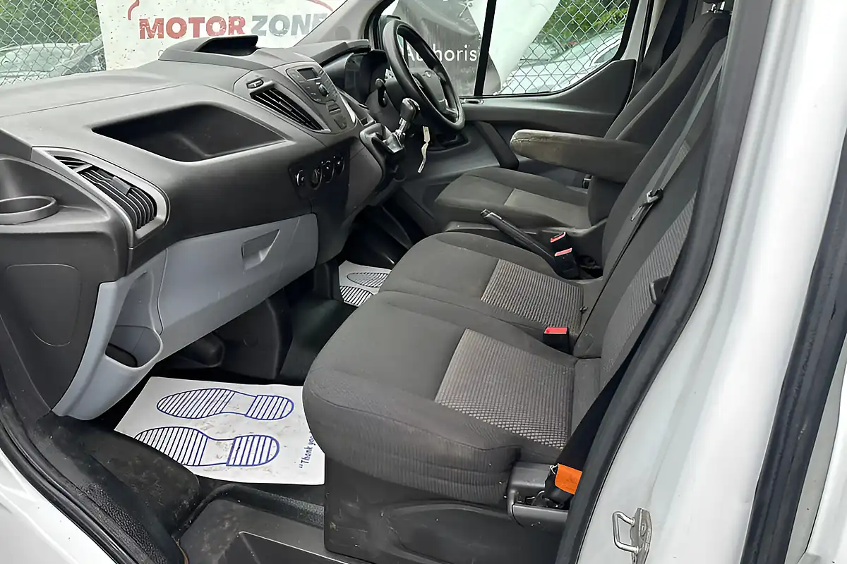 Used 2014 Ford Tourneo Custom 270 L1 H1 White - Interior and Exterior details 16
