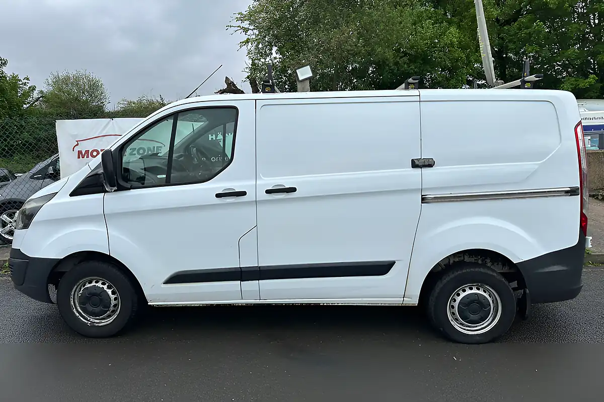 Used 2014 Ford Tourneo Custom 270 L1 H1 White - Interior and Exterior details 5
