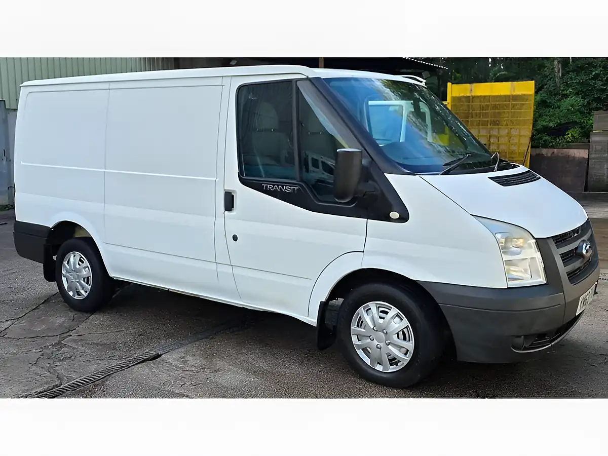 Used 2014 Ford Transit 260 White - Front View