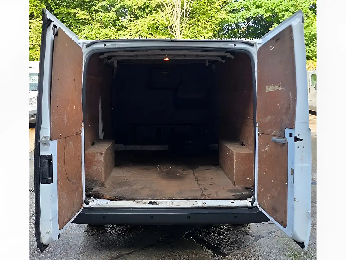 Used 2014 Ford Transit 260 White - Interior and Exterior details 9