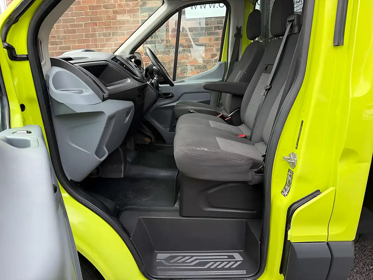 Used 2014 Ford Transit 350 Caged Tipper Green - Interior and Exterior details 11