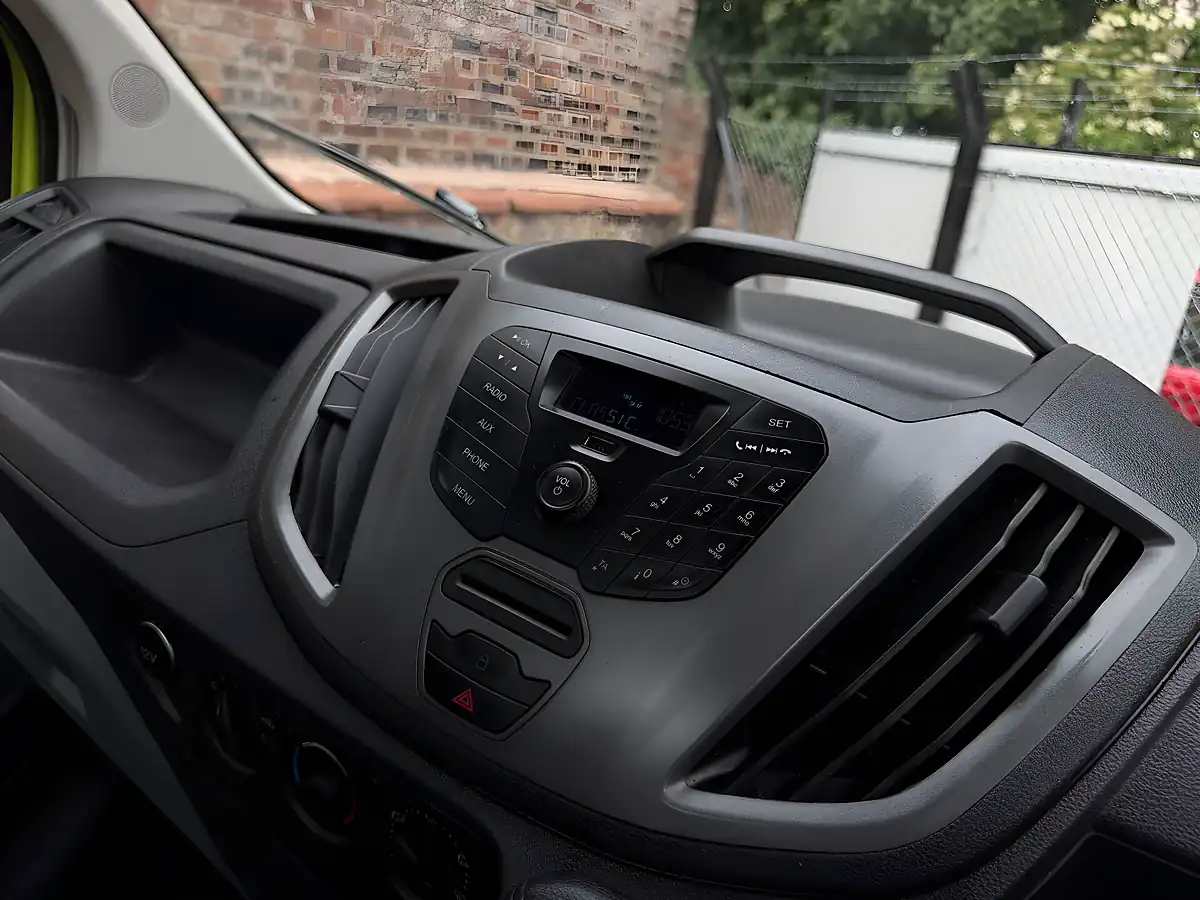 Used 2014 Ford Transit 350 Caged Tipper Green - Interior and Exterior details 16