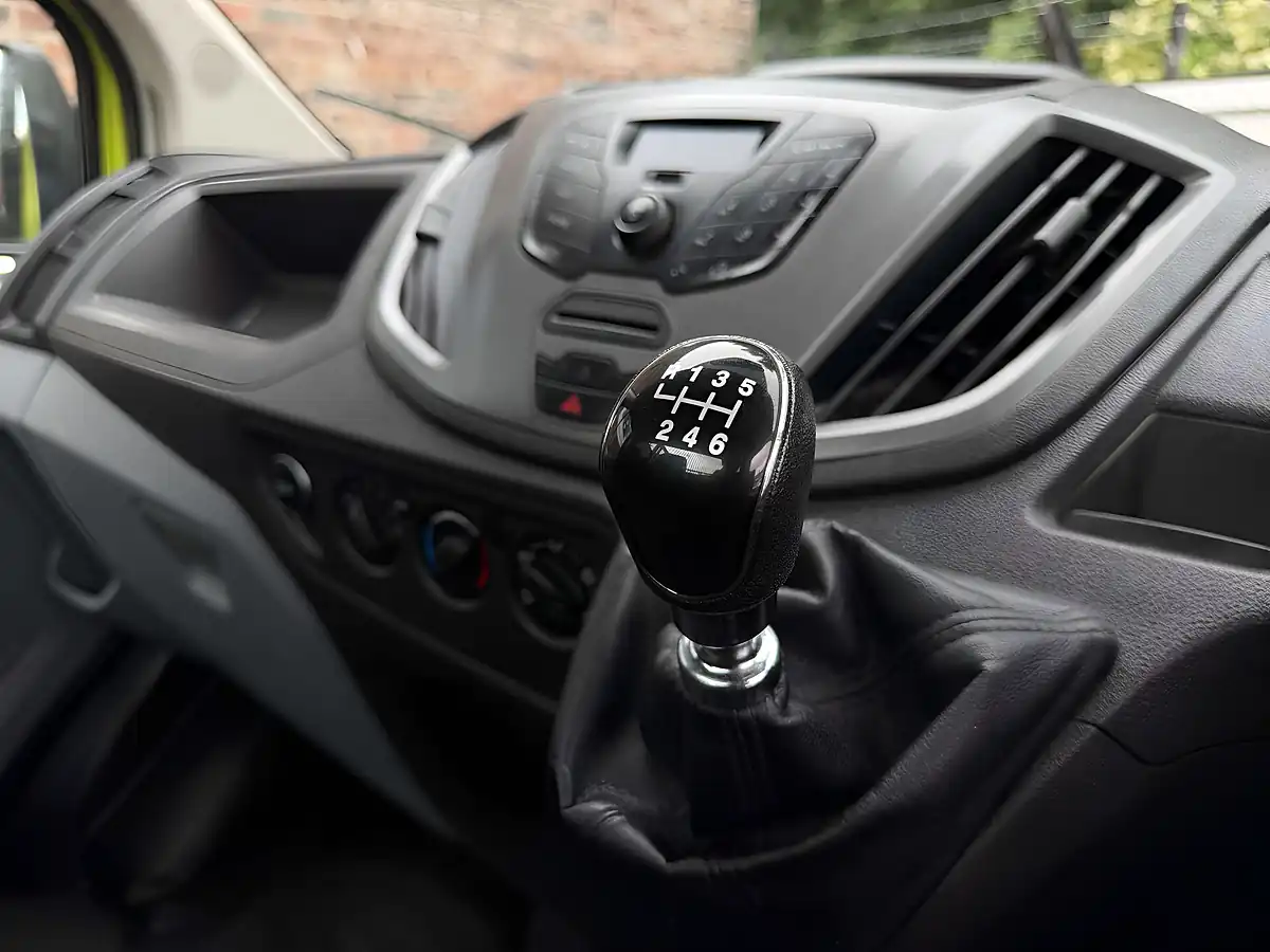 Used 2014 Ford Transit 350 Caged Tipper Green - Interior and Exterior details 17