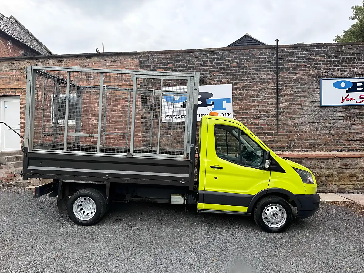 Used 2014 Ford Transit 350 Caged Tipper Green - Interior and Exterior details 2