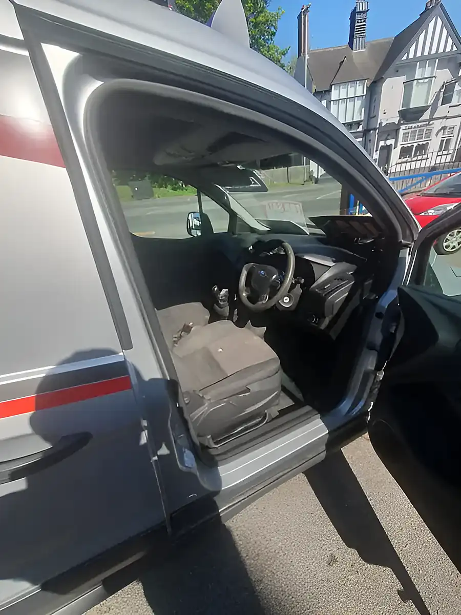 Used 2014 Ford Transit Connect Long Wheelbase Silver - Interior and Exterior details 17