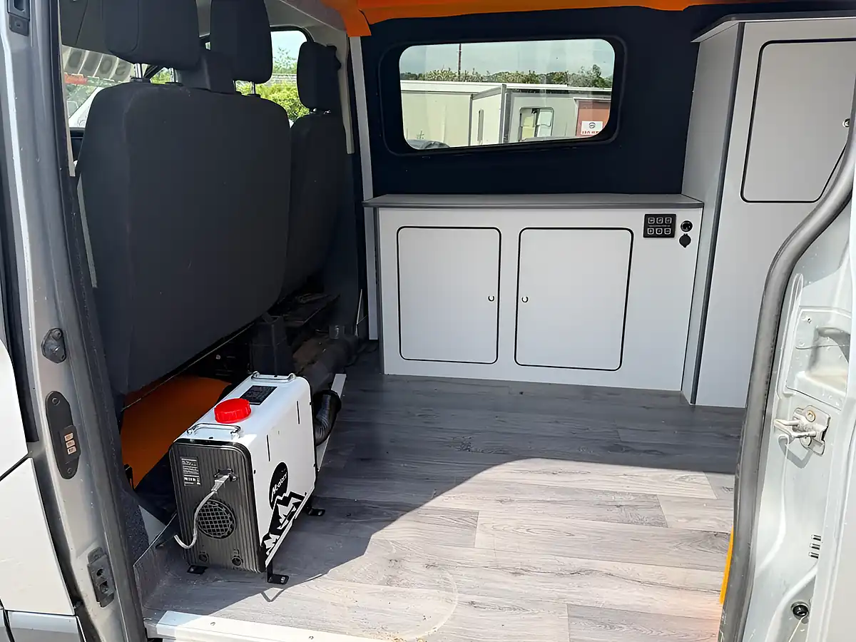 Used 2014 Ford Transit Custom 270 Econetic Silver - Interior and Exterior details 16