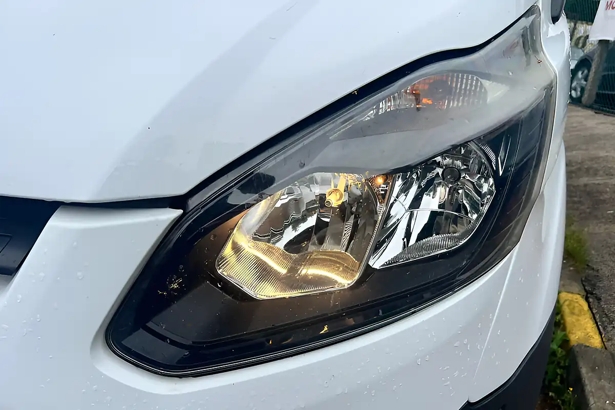 Used 2014 Ford Transit Custom 270 L1 H1 White - Interior and Exterior details 5