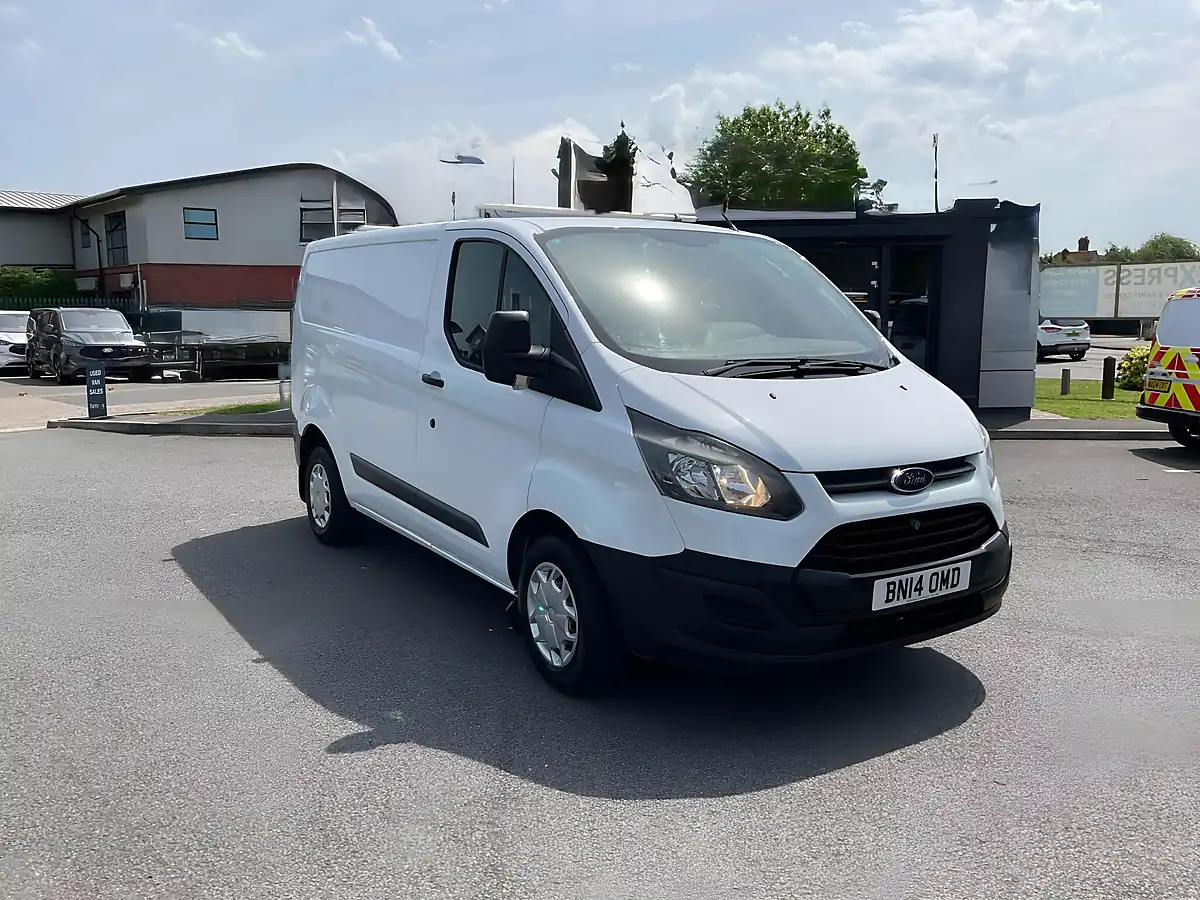 Used 2014 Ford Transit Custom 270 L1 H1 White - Front View