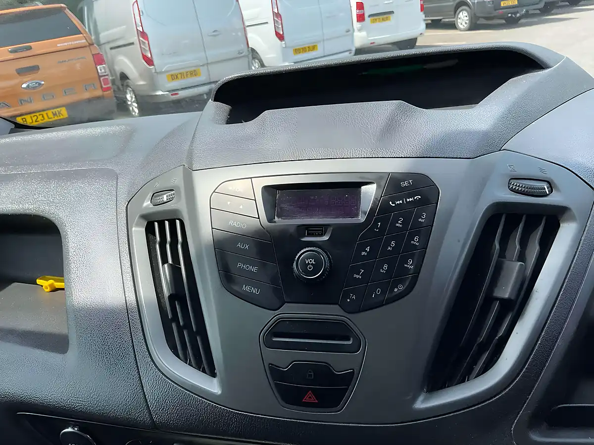 Used 2014 Ford Transit Custom 270 L1 H1 White - Interior and Exterior details 10