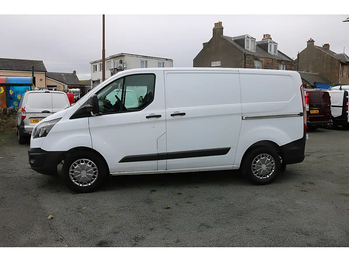 Used 2014 Ford Transit Custom 270 Lr P/V White - Interior and Exterior details 4