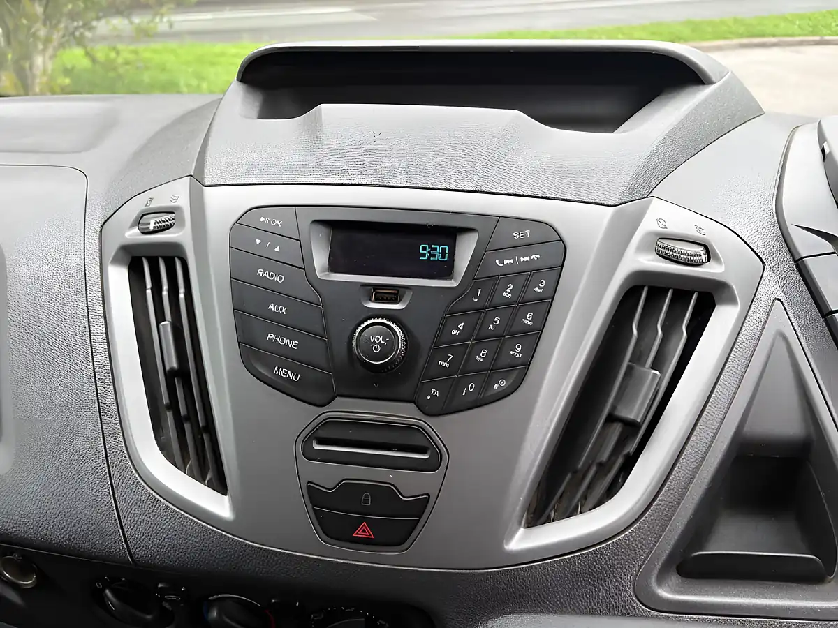 Used 2014 Ford Transit Custom 290 L1 H1 White - Interior and Exterior details 14