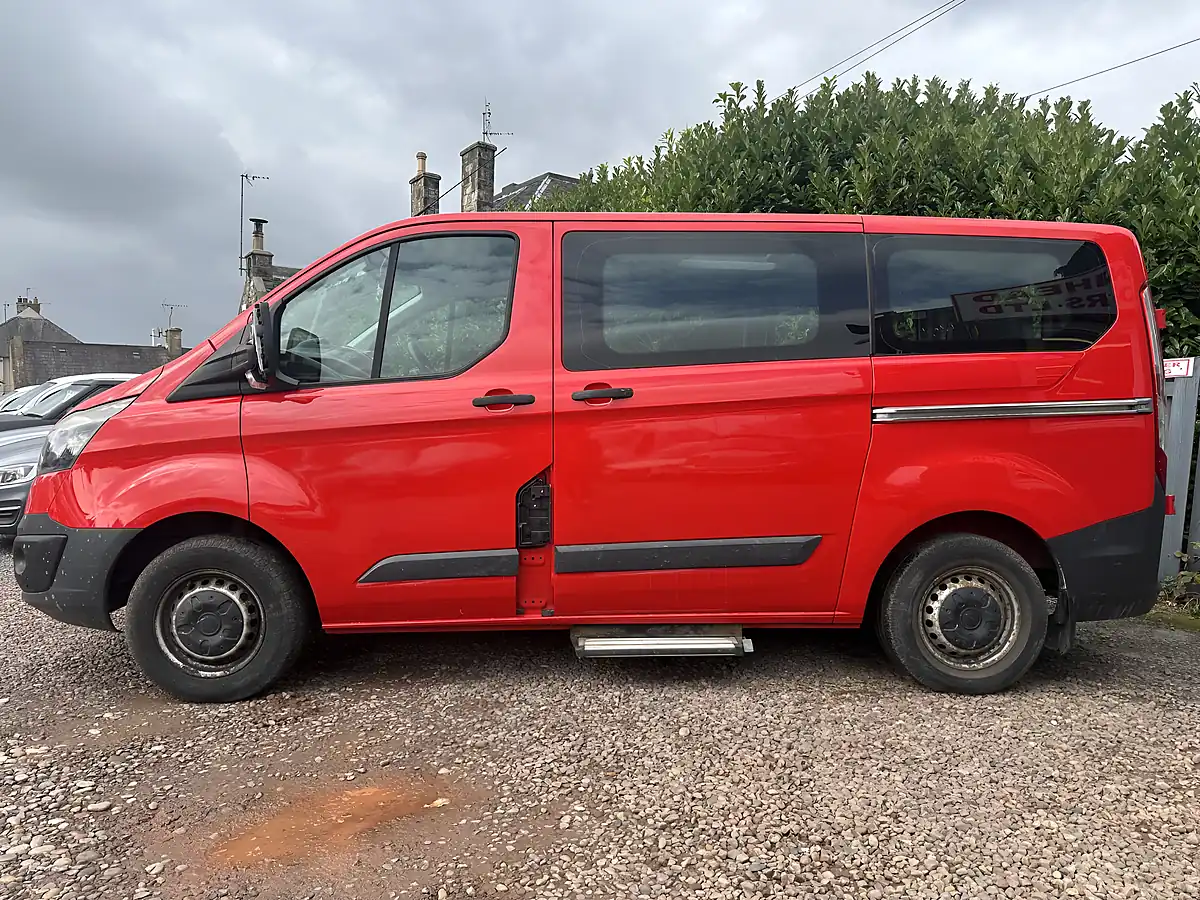 Used 2014 Ford Transit Custom 310 Econetic Red - Interior and Exterior details 8