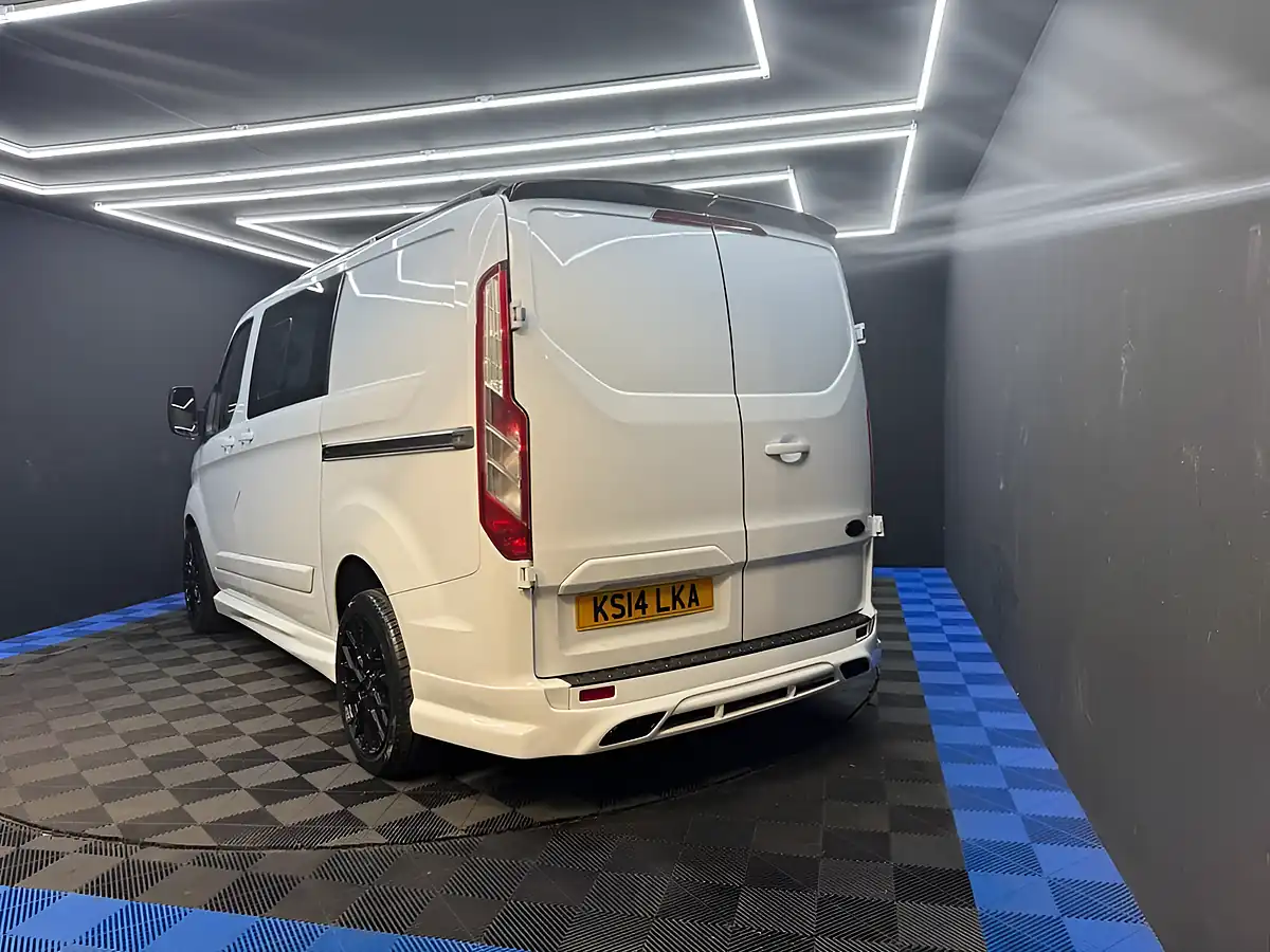 Used 2014 Ford Transit Custom Combi White - Interior and Exterior details 15
