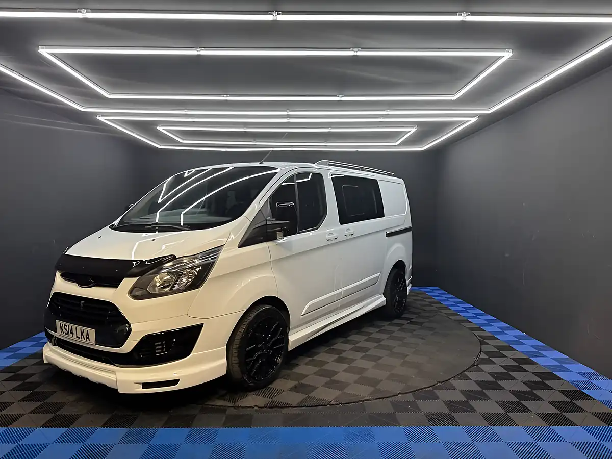 Used 2014 Ford Transit Custom Combi White - Interior and Exterior details 6