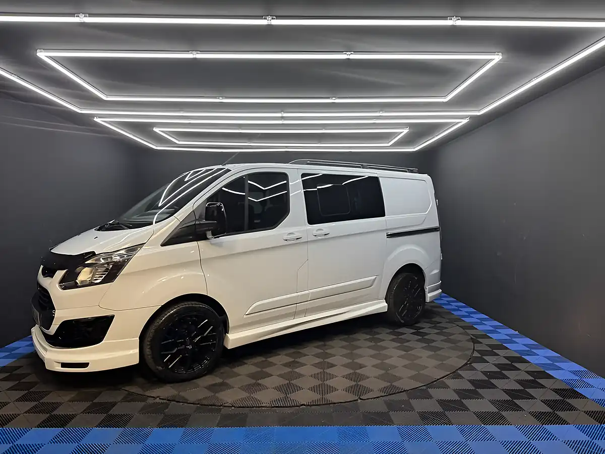 Used 2014 Ford Transit Custom Combi White - Interior and Exterior details 7