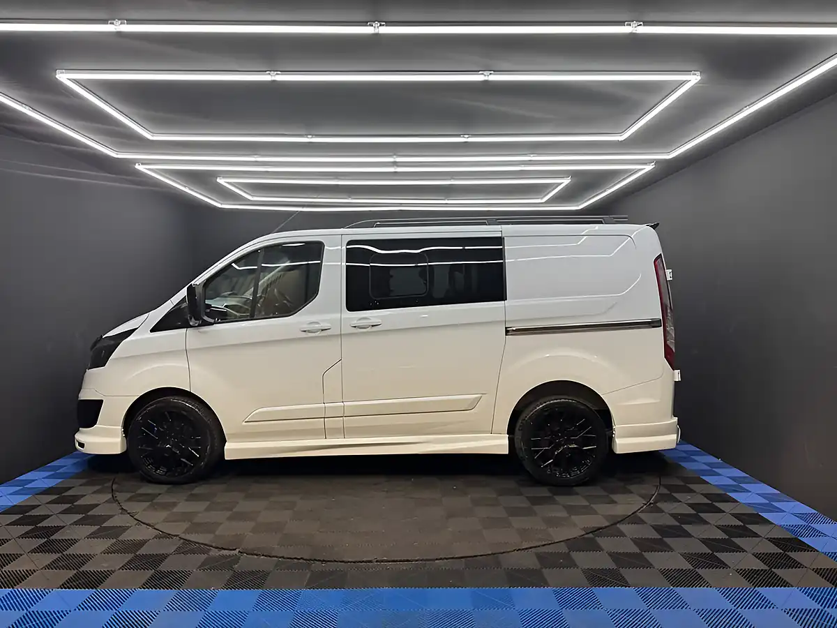 Used 2014 Ford Transit Custom Combi White - Interior and Exterior details 9