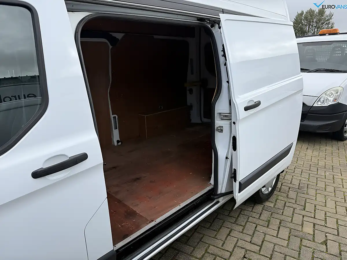 Used 2014 Ford Transit Custom Panel Van White - Interior and Exterior details 5