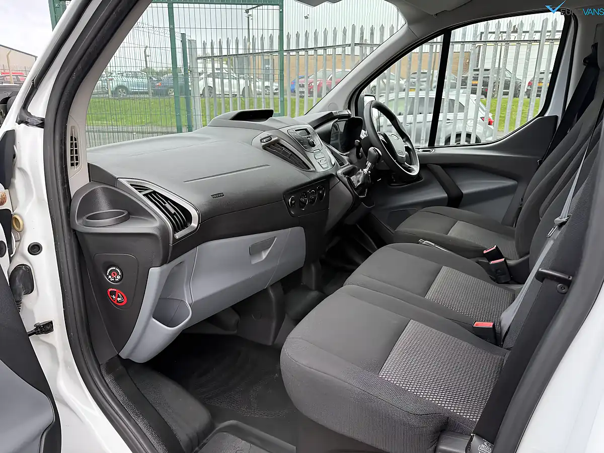 Used 2014 Ford Transit Custom Panel Van White - Interior and Exterior details 6