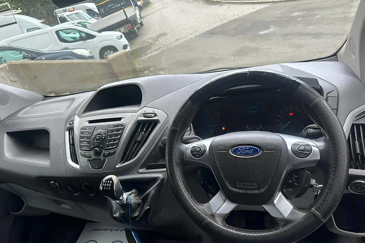 Used 2014 Ford Transit Custom Trend L1 H1 Silver - Interior and Exterior details 12