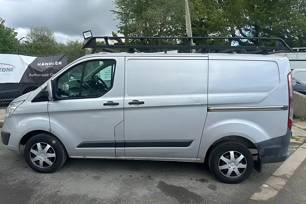 Used 2014 Ford Transit Custom Trend L1 H1 Silver - Interior and Exterior details 8