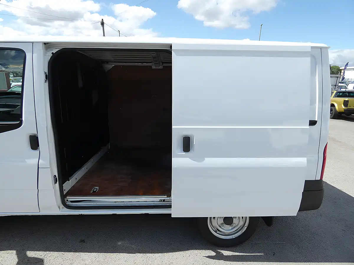 Used 2014 Ford Transit Swb L1H1 White - Interior and Exterior details 11