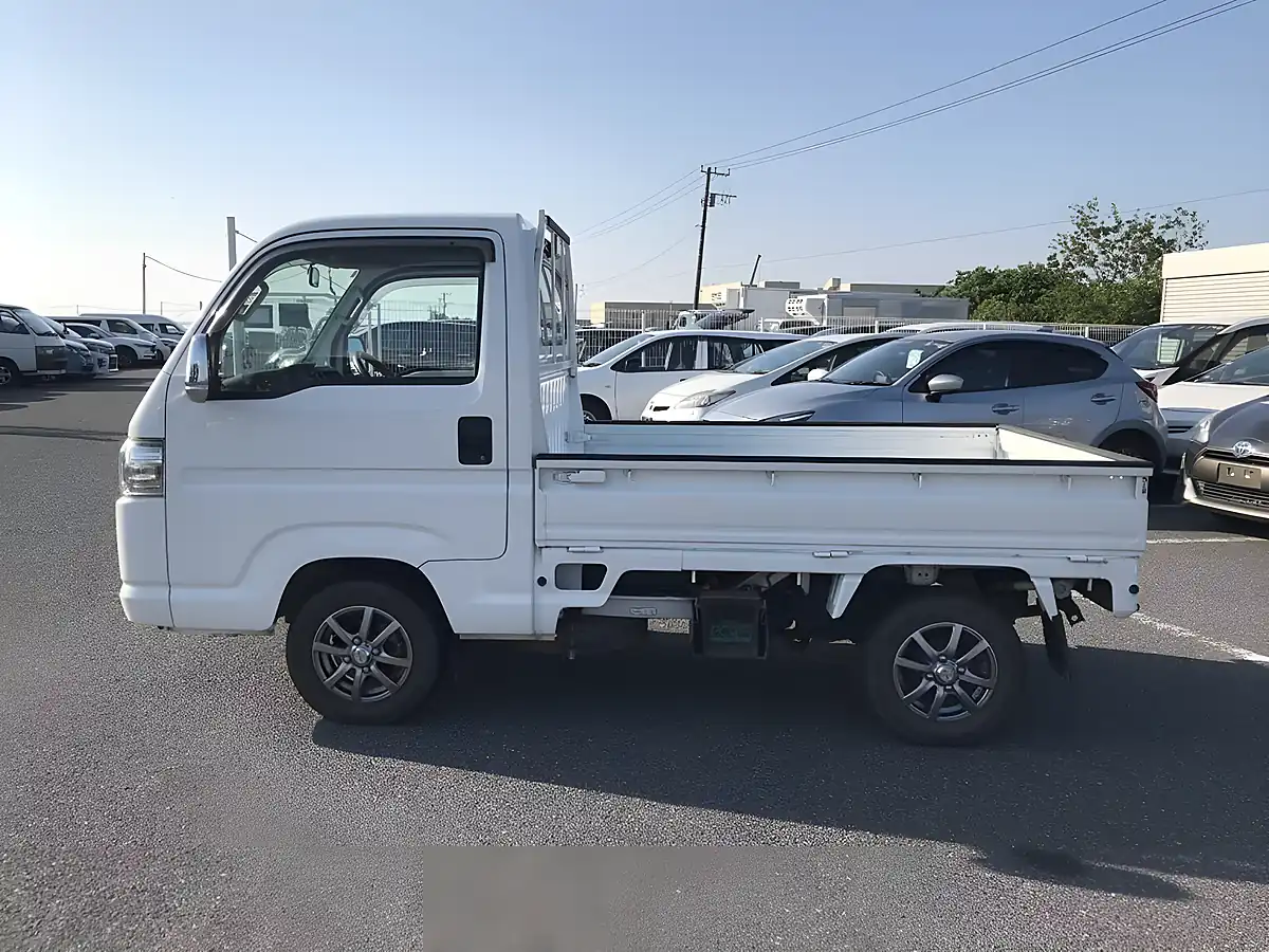 Used 2014 Honda Acty Sdx White - Interior and Exterior details 4