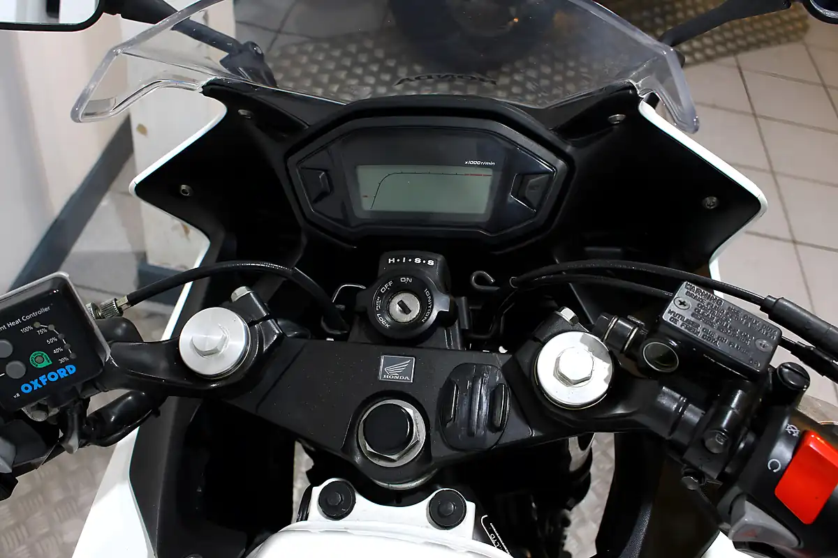 Used 2014 Honda CBR500R White - Interior and Exterior details 8
