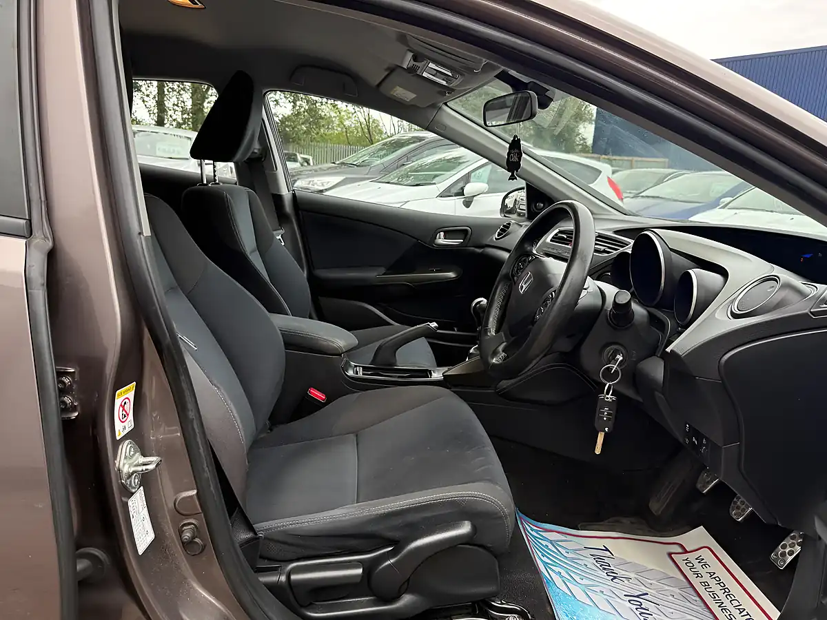 Used 2014 Honda Civic Se Plus Brown - Interior and Exterior details 10