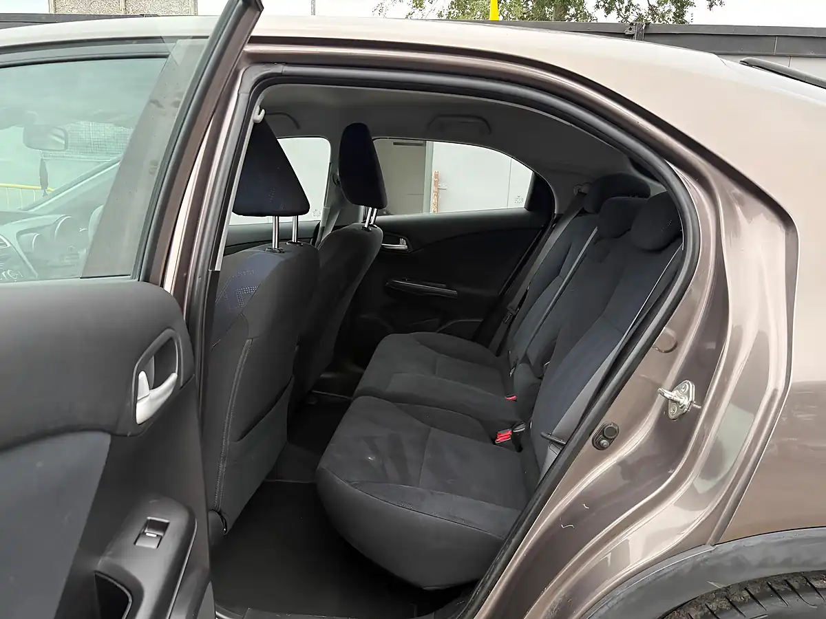 Used 2014 Honda Civic Se Plus Brown - Interior and Exterior details 12