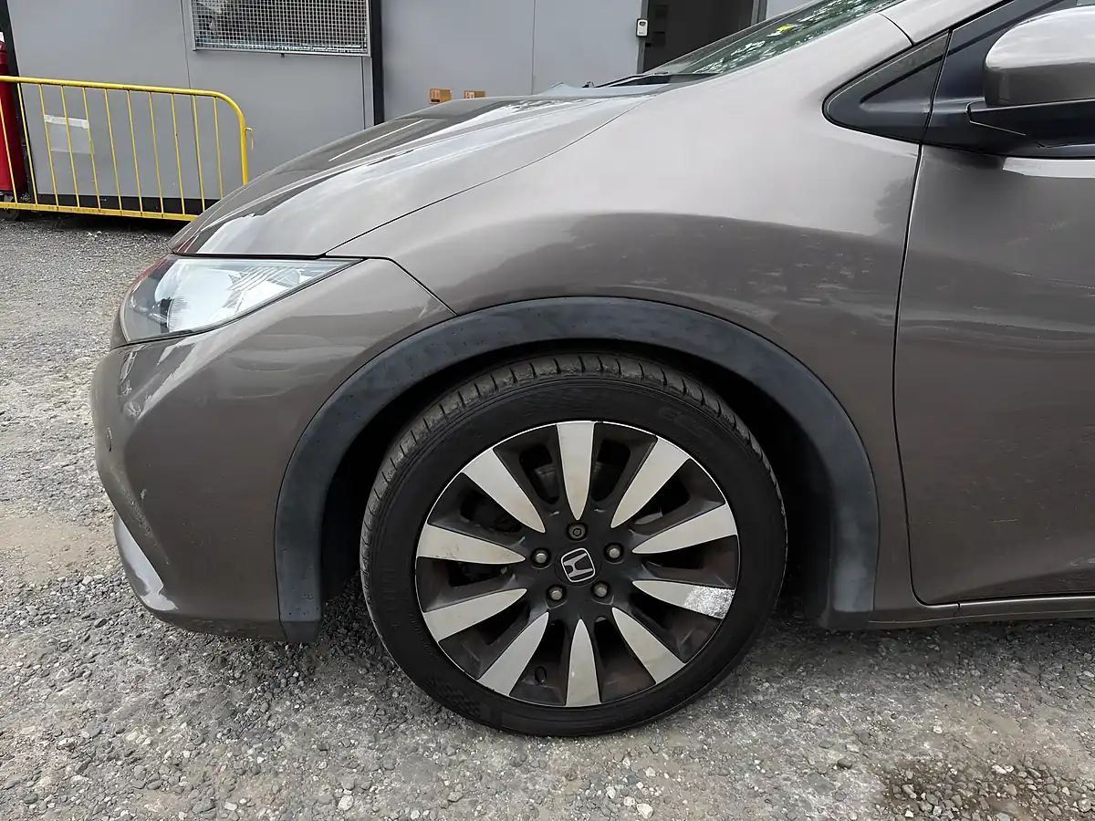 Used 2014 Honda Civic Se Plus Brown - Interior and Exterior details 19