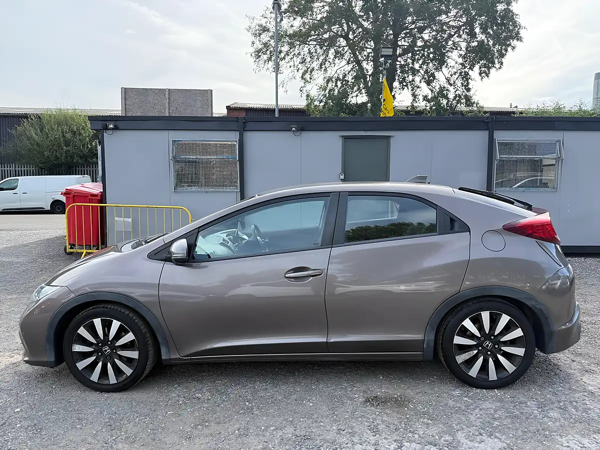Used 2014 Honda Civic Se Plus Brown - Interior and Exterior details 4