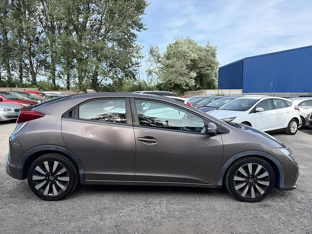 Used 2014 Honda Civic Se Plus Brown - Interior and Exterior details 9