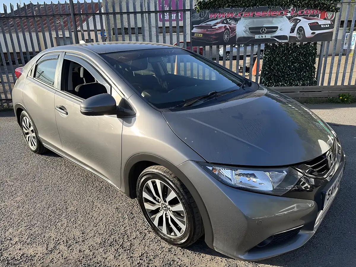 Used 2014 Honda Civic Se Plus Grey - Interior and Exterior details 4