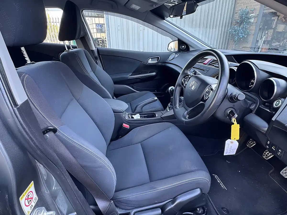 Used 2014 Honda Civic Se Plus Grey - Interior and Exterior details 5