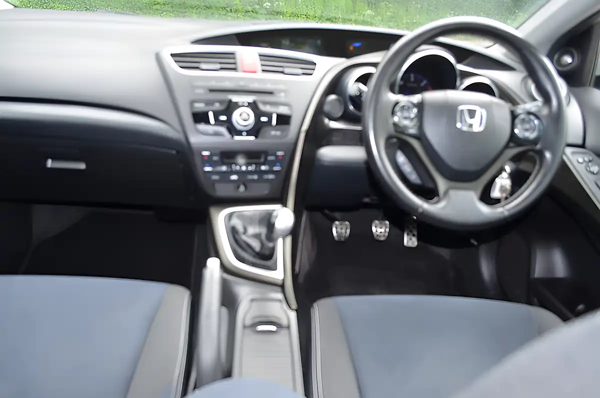 Used 2014 Honda Civic Se Plus Silver - Interior and Exterior details 14