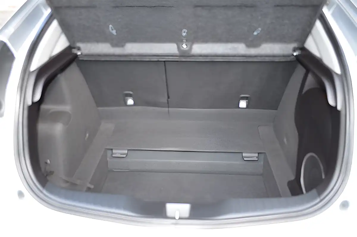 Used 2014 Honda Civic Se Plus Silver - Interior and Exterior details 17