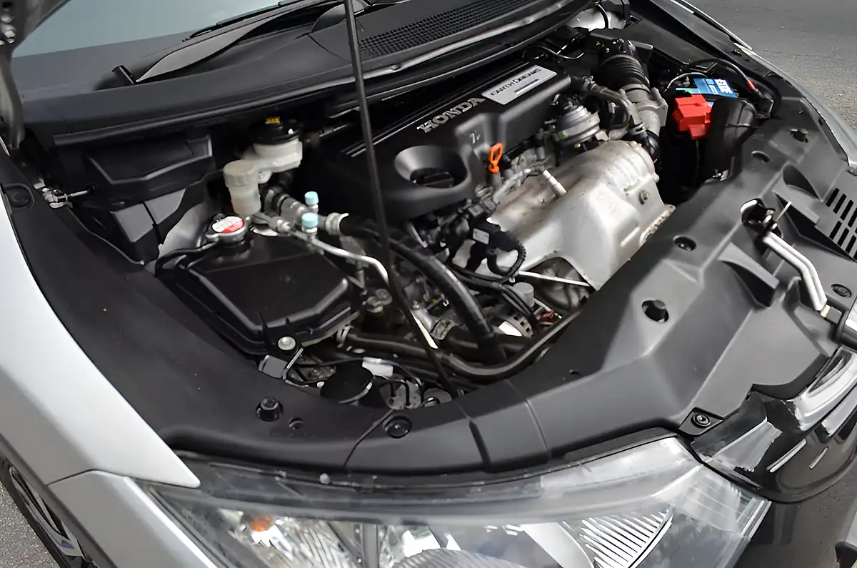 Used 2014 Honda Civic Se Plus Silver - Interior and Exterior details 18