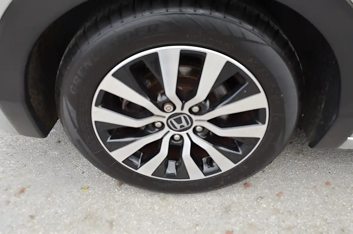Used 2014 Honda Civic Se Plus Silver - Interior and Exterior details 20