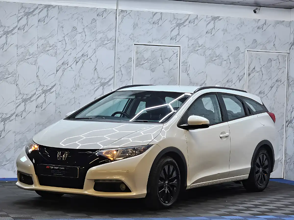 Used 2014 Honda Civic Se Plus White - Interior and Exterior details 4