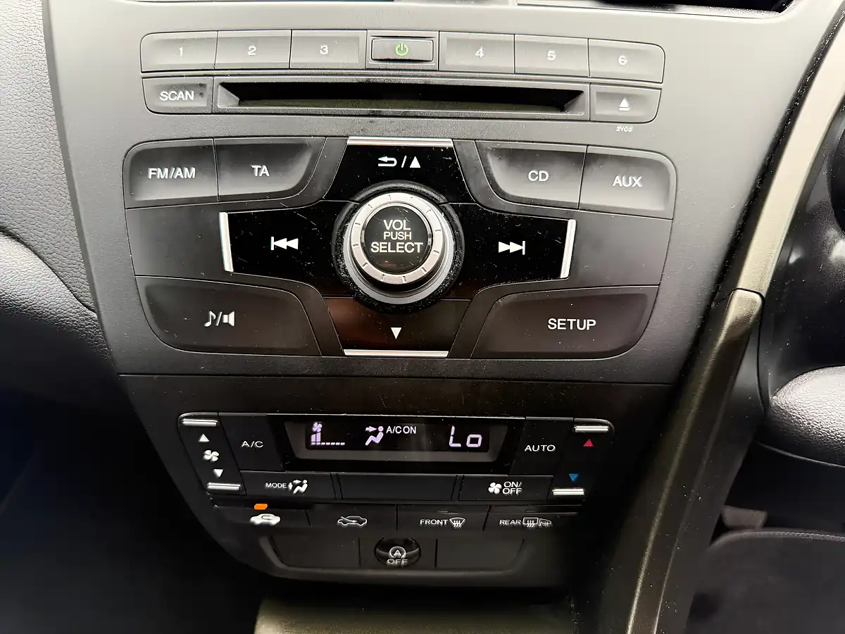Used 2014 Honda Civic Se Silver - Interior and Exterior details 12