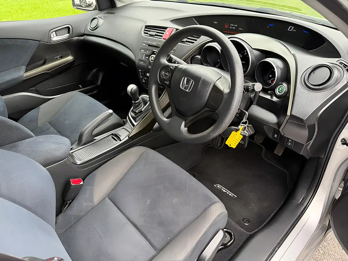 Used 2014 Honda Civic Se Silver - Interior and Exterior details 14