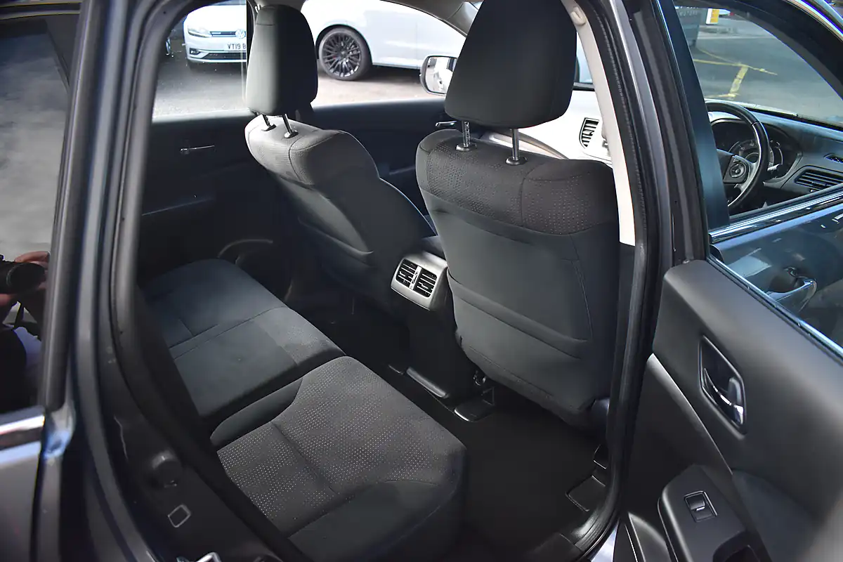 Used 2014 Honda Cr-V Se Urban Titanium - Interior and Exterior details 10