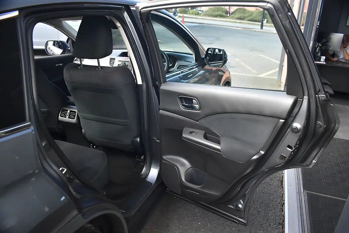 Used 2014 Honda Cr-V Se Urban Titanium - Interior and Exterior details 15