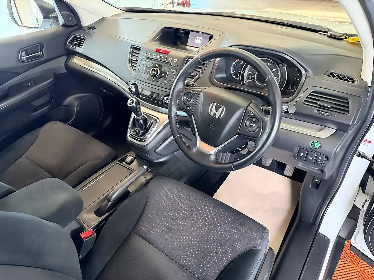 Used 2014 Honda Cr-V Se White - Interior and Exterior details 17