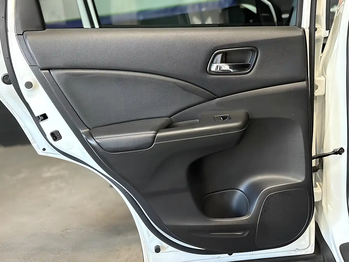 Used 2014 Honda Cr-V Sr White - Interior and Exterior details 13