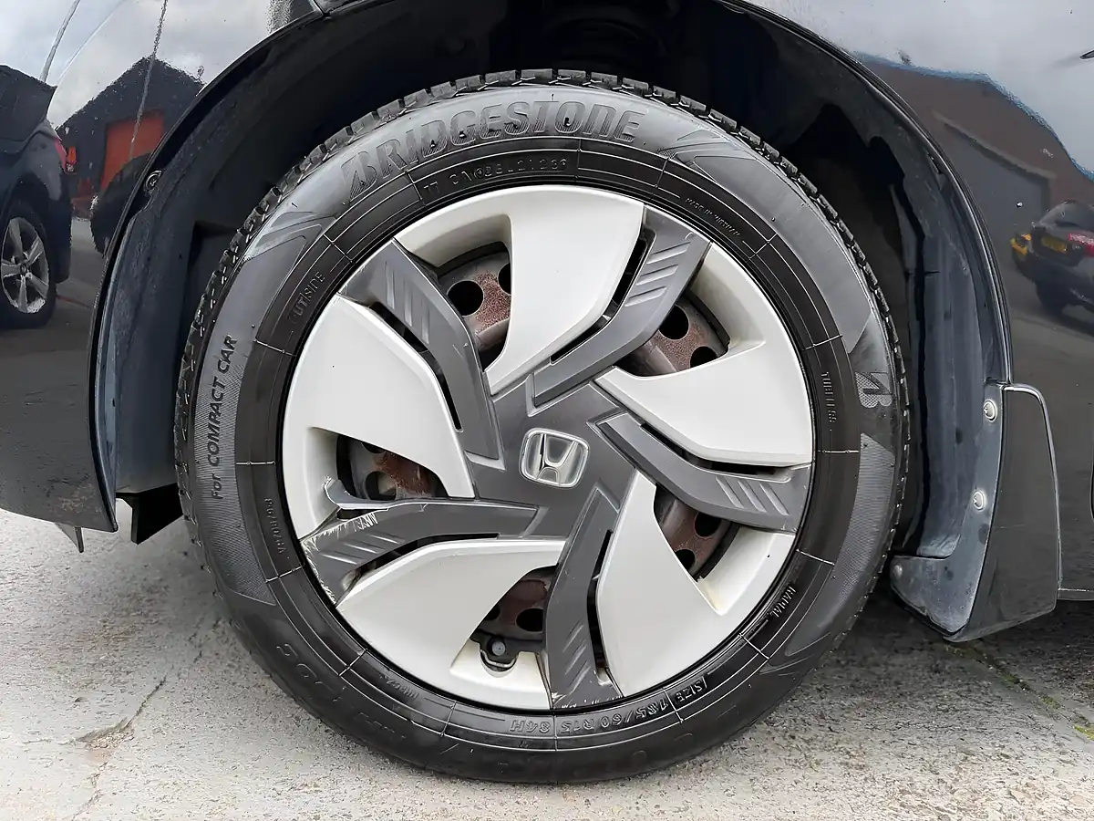 Used 2014 Honda Fit Black - Interior and Exterior details 20