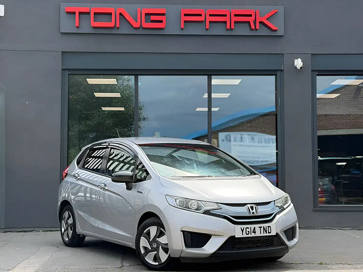 Used 2014 Honda Fit Silver - Front View